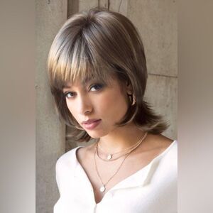 Rene of Paris Bailey Wig creamy toffee NWT in box